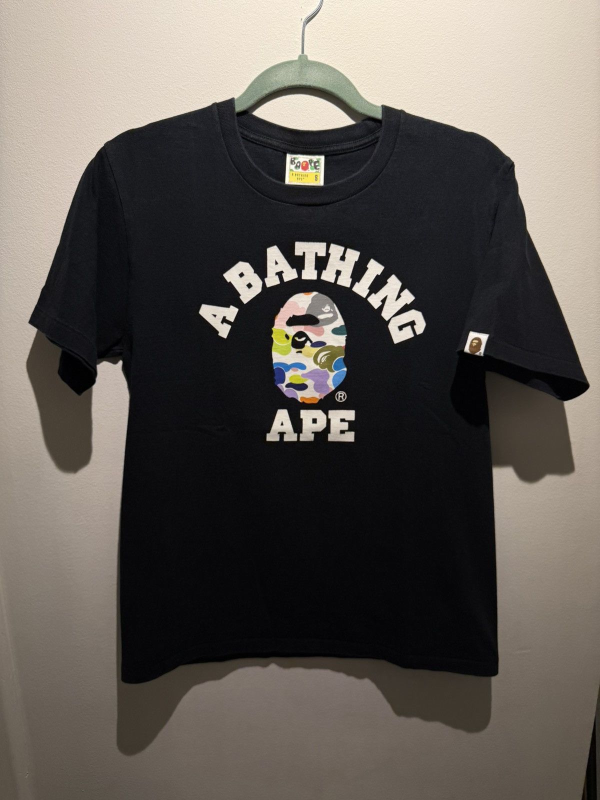 Bape Bape college logo multicolor tee size S Size US S / EU 44-46 / 1 - 1 Thumbnail
