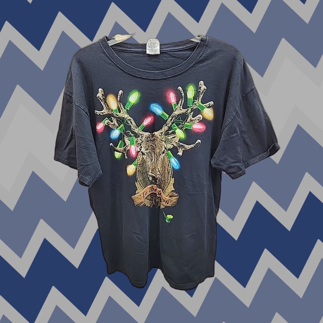Vintage Dec. 25th Whitetail Deer Buck Christmas Lights Black Tshirt Large Tis The Season Mens Short Sleeve Shirt L Black Christmas Dec. 25th Size US L / EU 52-54 / 3 - 1 Thumbnail