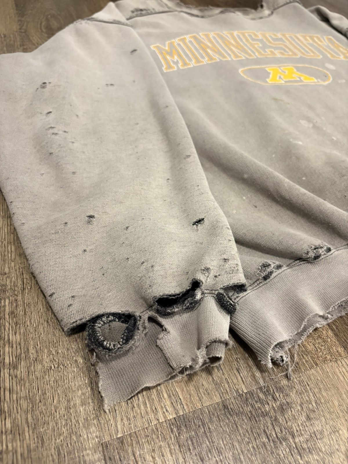 Carhartt Thrashed Vintage Minnesota Crewneck Size US M / EU 48-50 / 2 - 4 Thumbnail