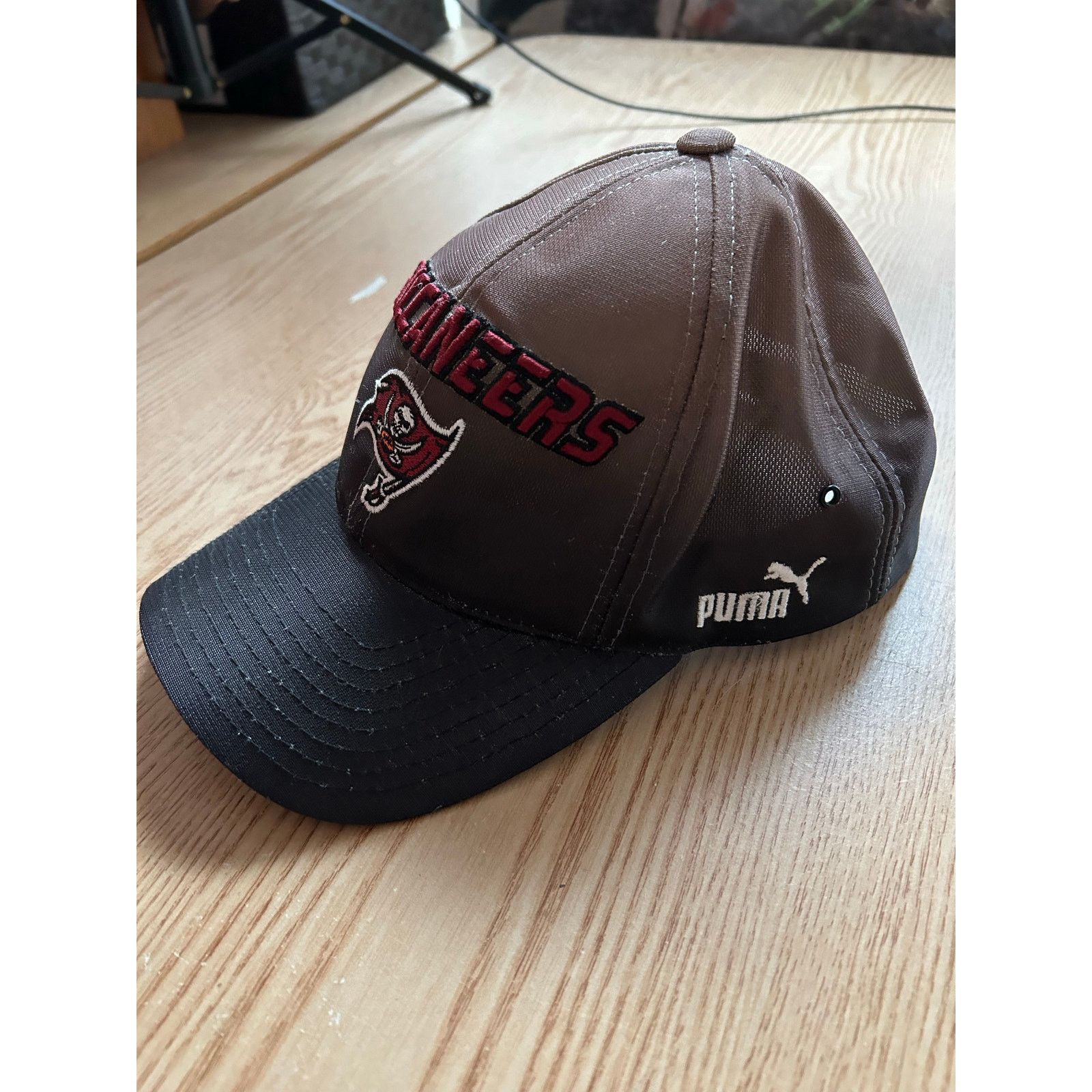 Puma New Unisex Vintage NFL Tampa Bay Buccaneers Baseball Cap Size ONE SIZE - 2 Thumbnail