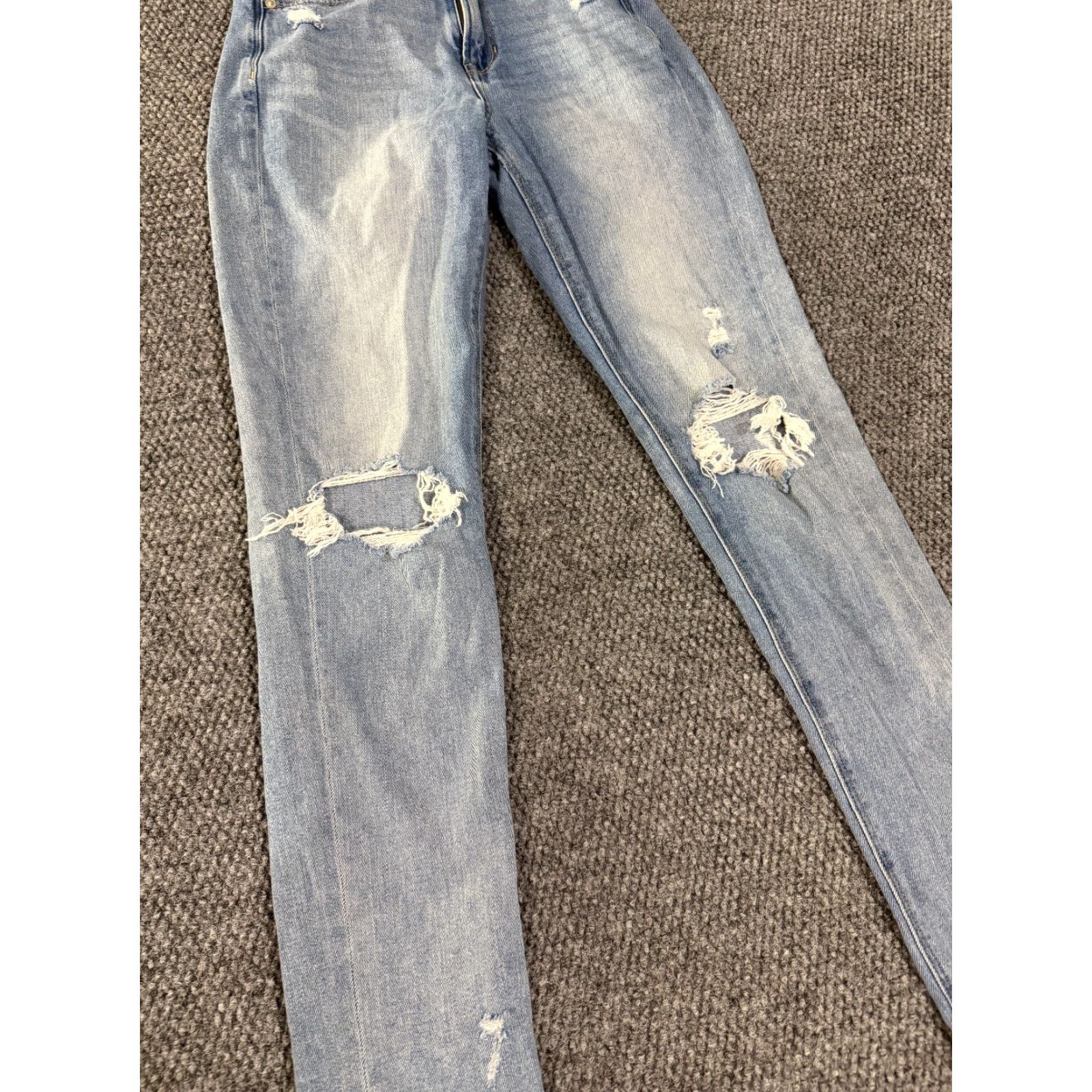 American Eagle Outfitters American Eagle Outfitters Jeans Womens 2 x-long Mom Jean Distressed Denim Pants Blue 5-Pocket High Rise Slim Stretch Inseam 31 Size 26" / US 2 / IT 38 - 3 Thumbnail
