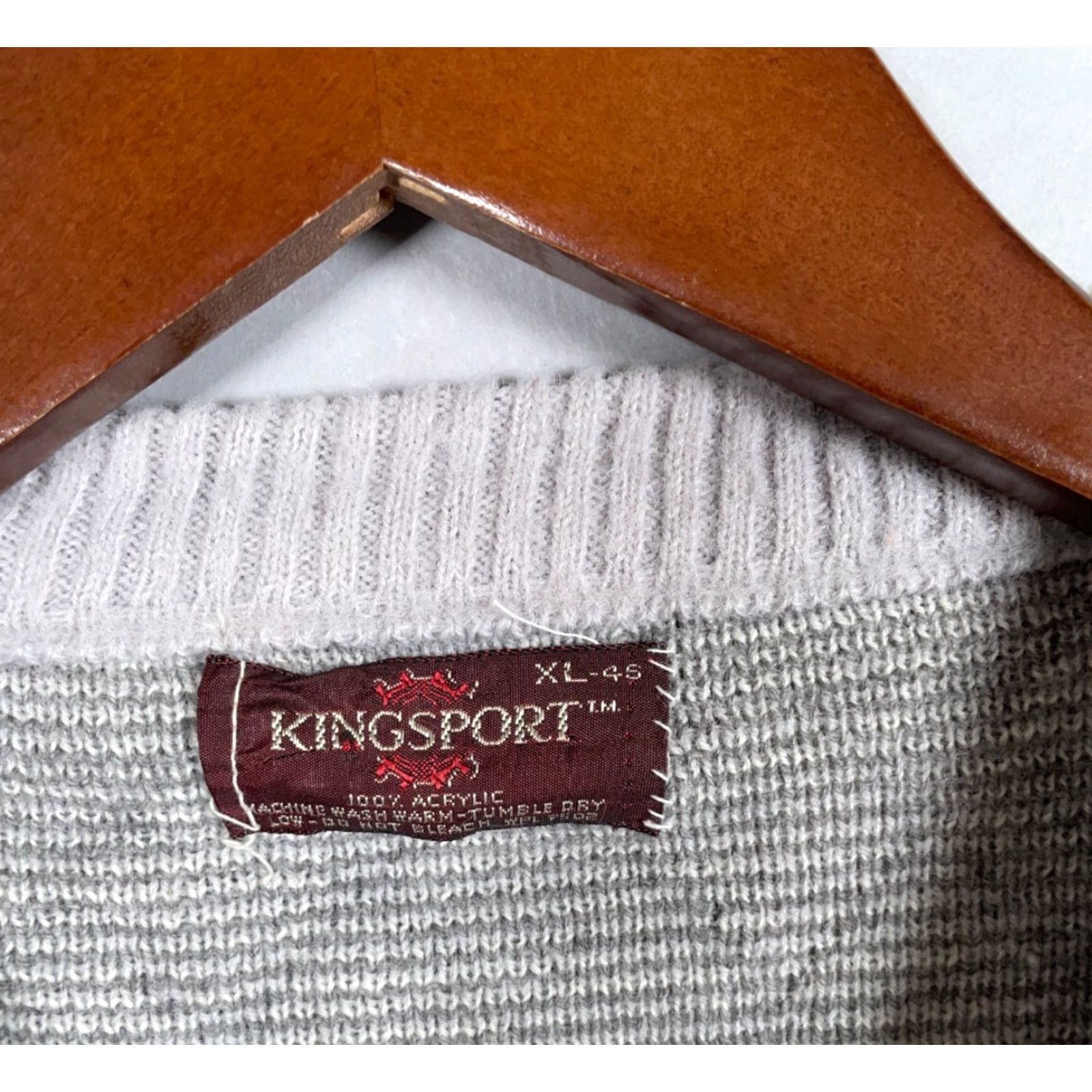 Vintage VINTAGE Kingsport Argyle Diamond V-Neck Sweater Adult Large Gray Purple Lightweight Knit Men Pullover 80s Preppy Hipster Retro Mens Size US L / EU 52-54 / 3 - 3 Thumbnail
