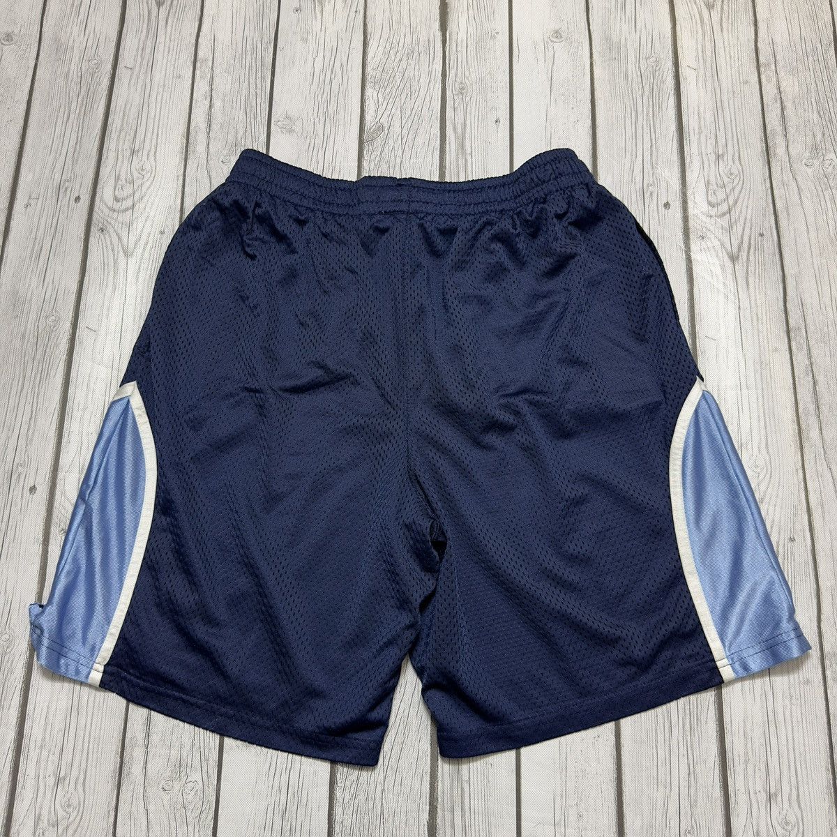 NBA × Vintage Vintage NBA shorts Size US 34 / EU 50 - 2 Thumbnail