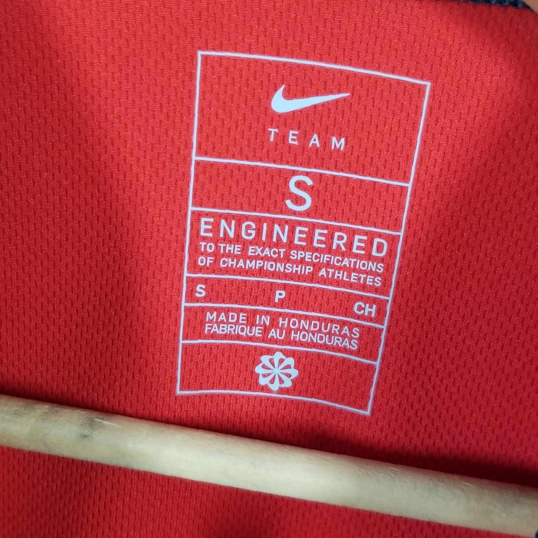 Nike Nike Elite Basketball Jersey Woman Small Red DN5278 RARE Nike Dri-Fit Elite Nike Basketball Jersey Woman Small Red DN5278 RARE Size S / US 4 / IT 40 - 3 Thumbnail