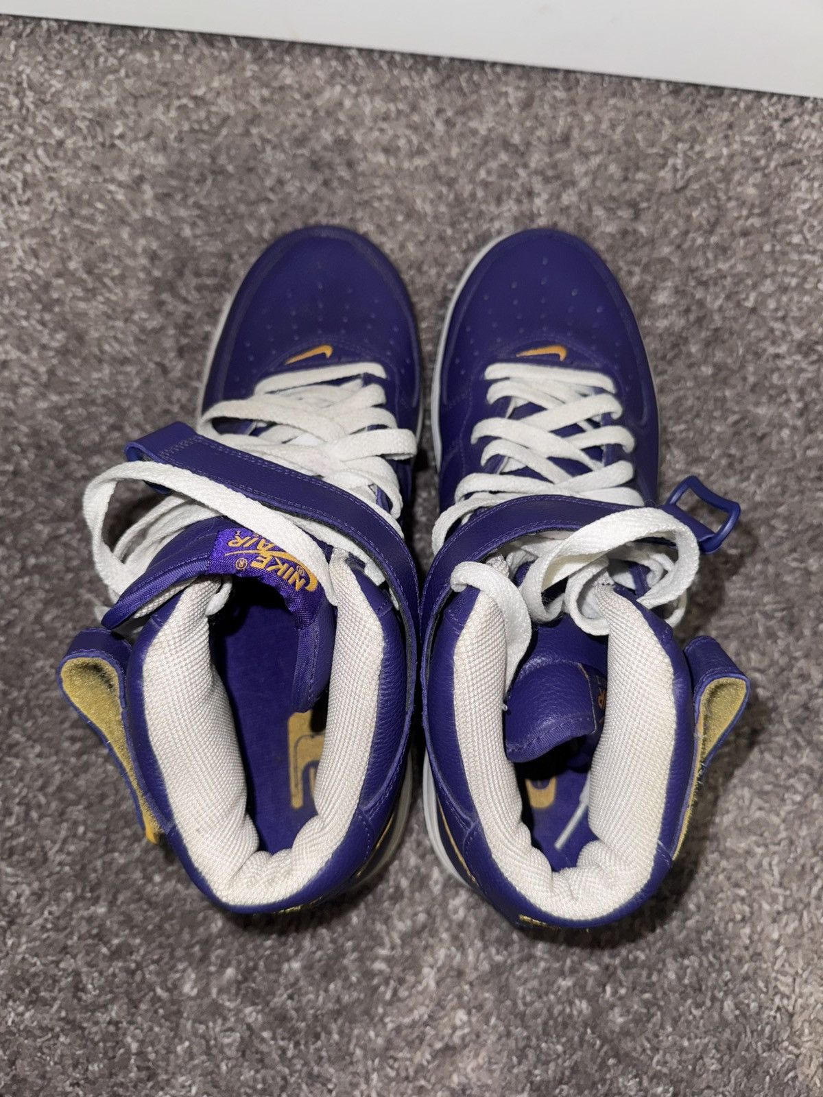 Nike Nike air force 1 Mid Purple Laker Kobes 2004 Size US 10.5 / EU 43-44 - 4 Thumbnail