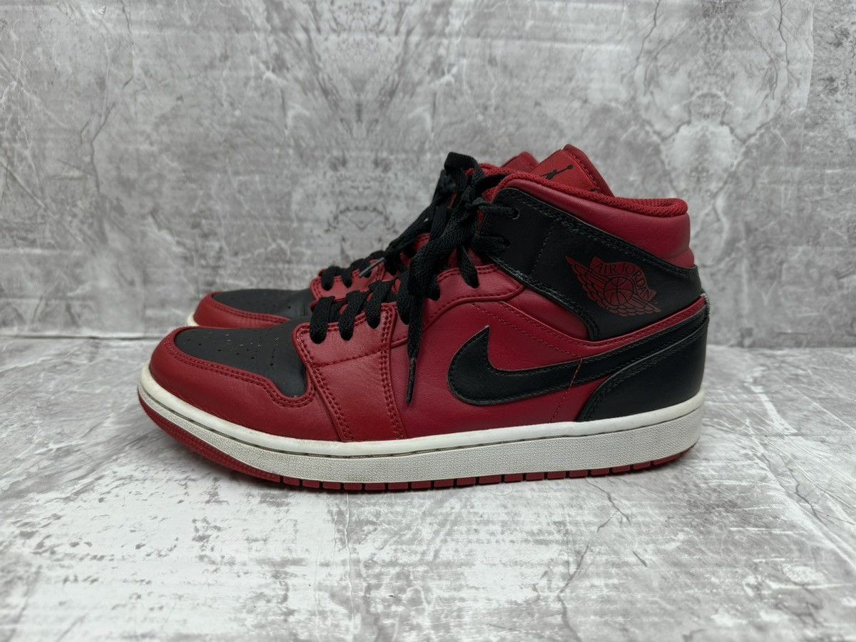 Jordan Brand Nike Air Jordan 1 Mid Reverse Bred 554724-660 Size US 9.5 / EU 42-43 - 3 Thumbnail