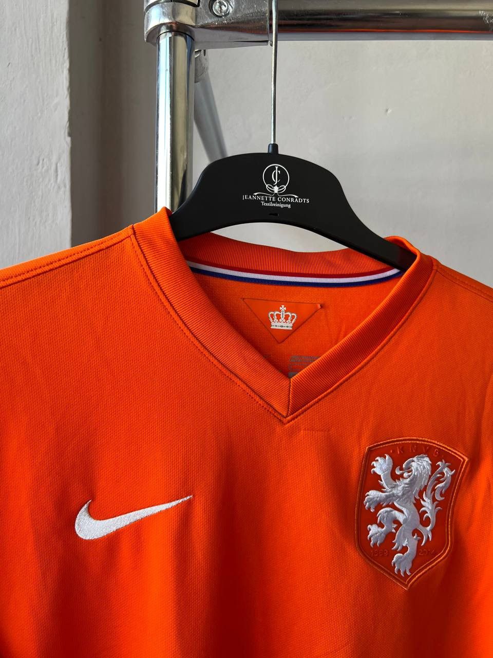 Nike 2014/16 NETHERLANDS HOME SOCCER JERSEY FOOTBALL SHIRT SZ M Size US M / EU 48-50 / 2 - 4 Thumbnail