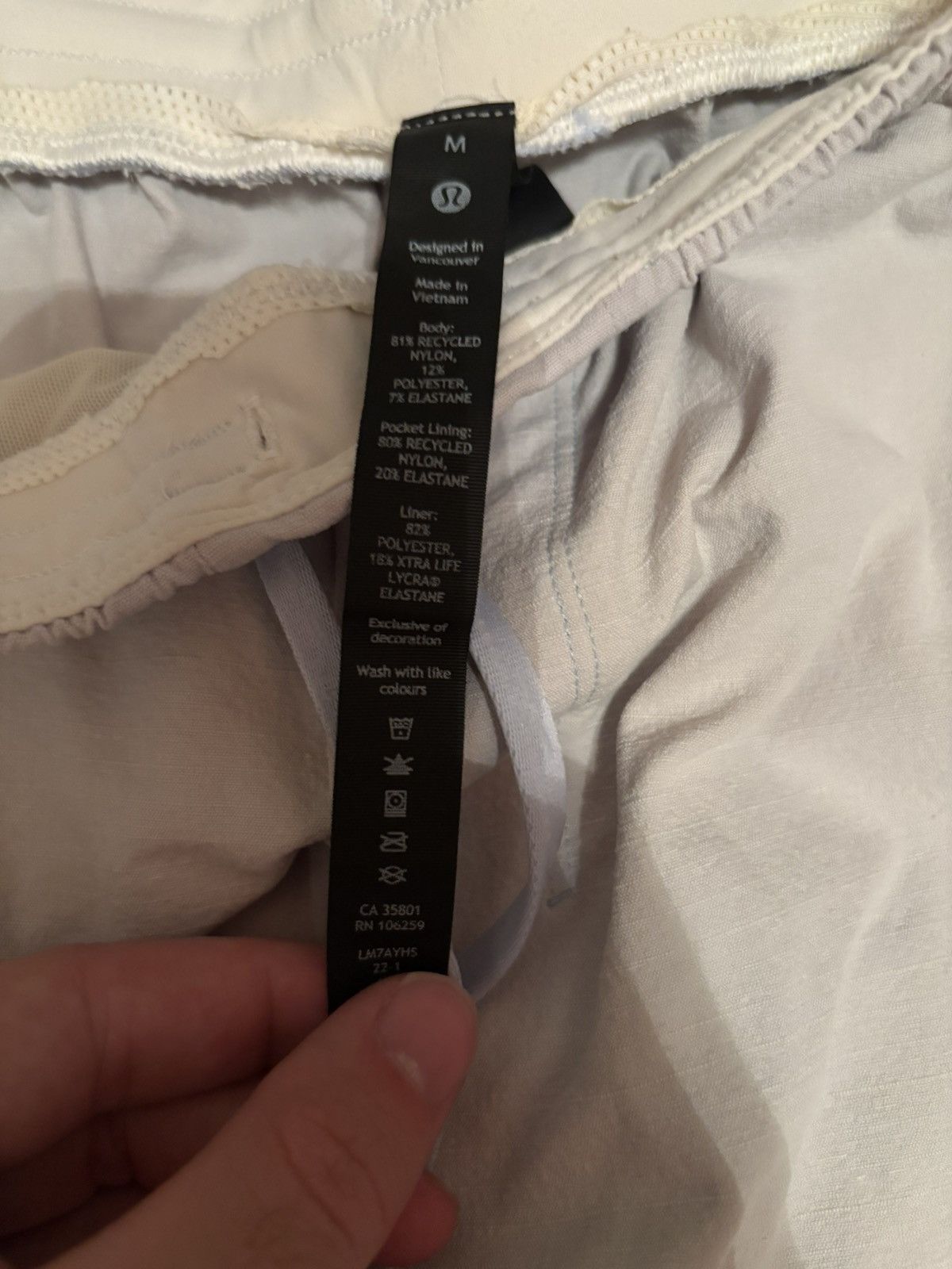 Lululemon Lulu shorts Size US 32 / EU 48 - 4 Thumbnail