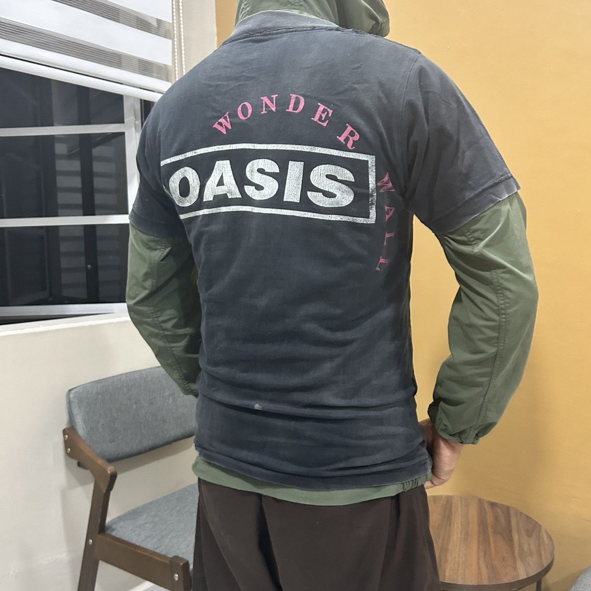 Band Tees Vintage Oasis Wander Wall Rock Band Tees Size US XS / EU 42 / 0 - 7 Thumbnail