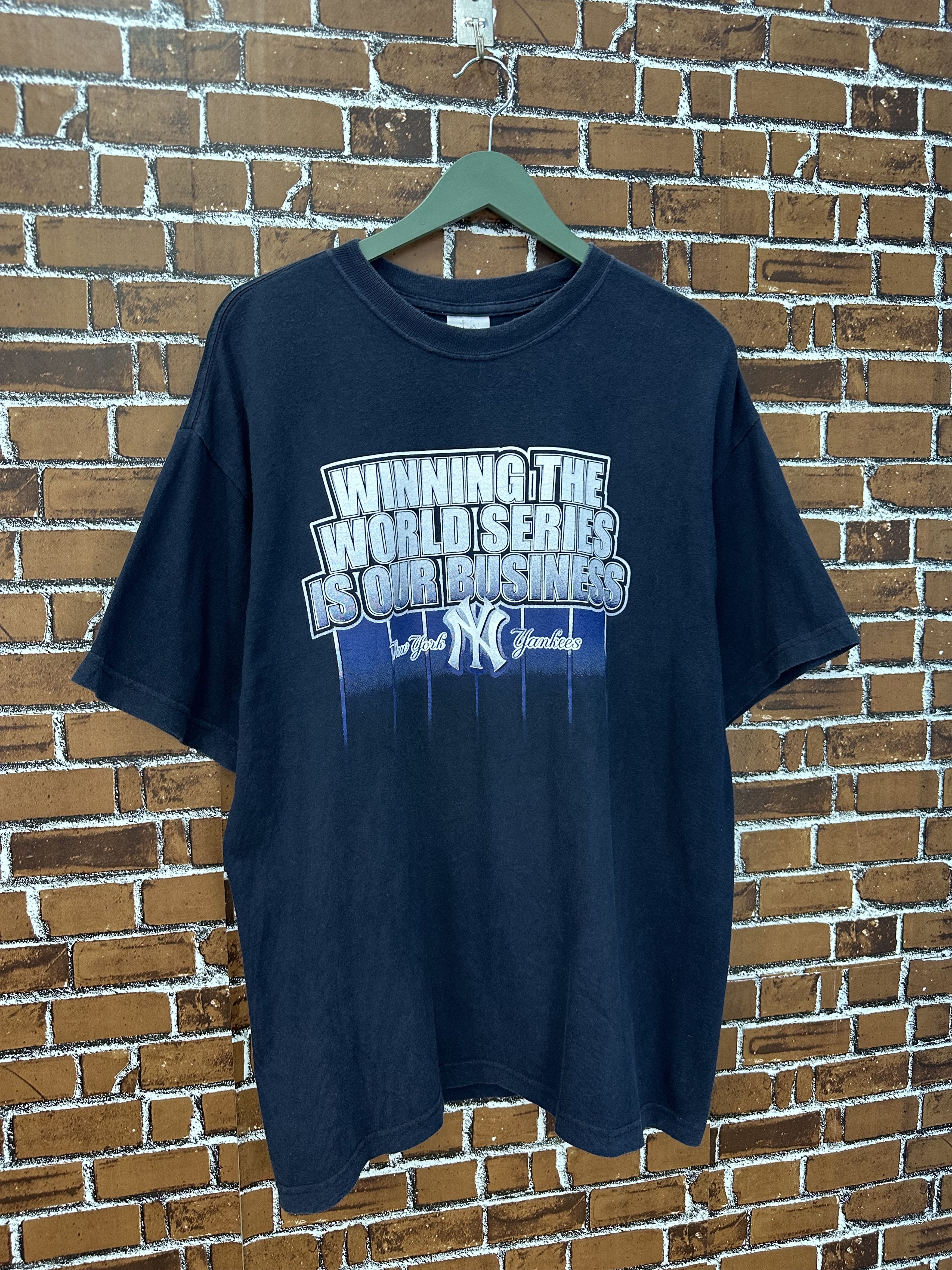 New York Yankees Vintage New York Yankees Majestic Tshirt A1045 Size US L / EU 52-54 / 3 - 2 Thumbnail