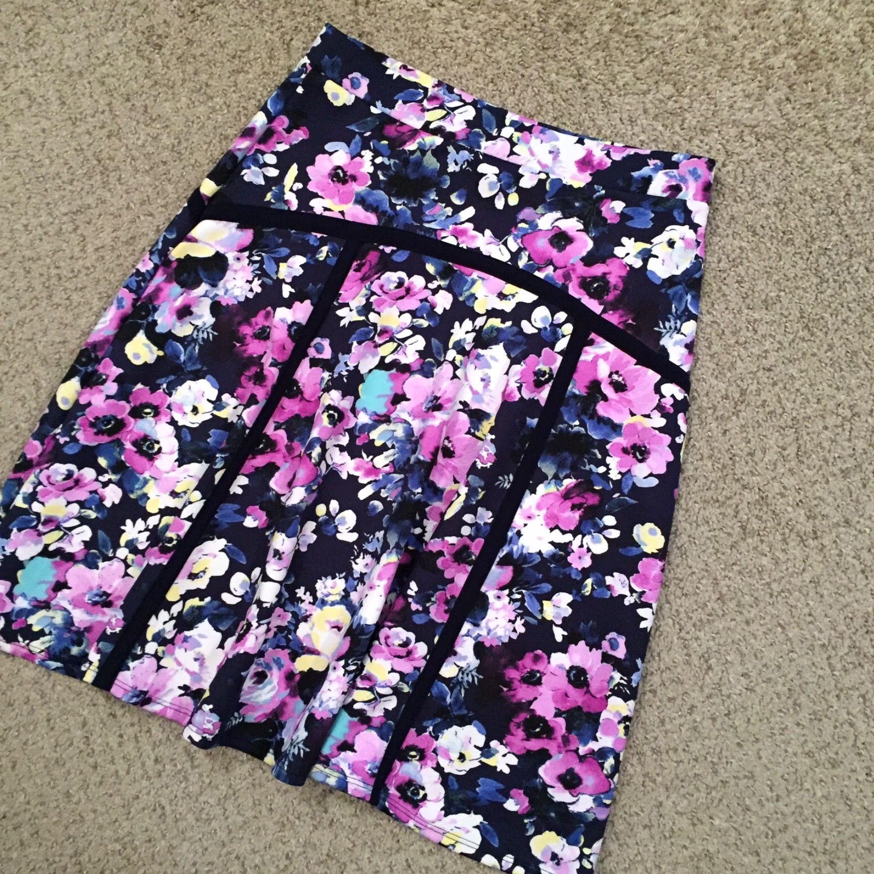 Vintage NY Collection Skirt Women S Knee Length Purple Floral Pull On A-Line Elastic Waist Unlined Polyester Spandex Casual Size 28" / US 6 / IT 42 - 2 Thumbnail