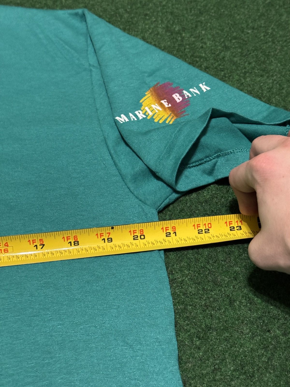 Jerzees When You Make A Difference It Shows Marine Bank 90s T Shirt Size US L / EU 52-54 / 3 - 7 Thumbnail