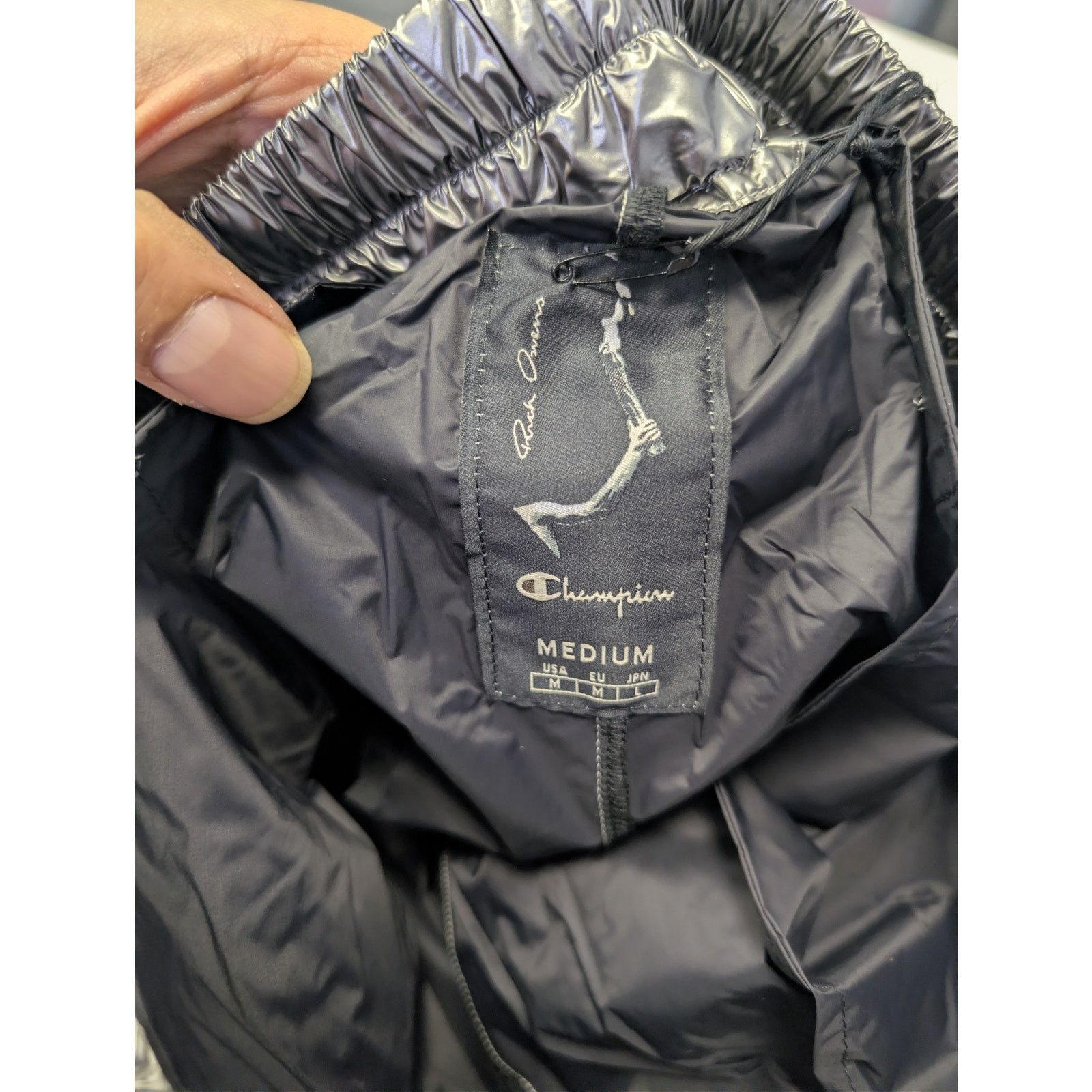 Champion × Rick Owens o1rshd1 Nylon-Coated Polyester Metallic Trousers in Silver Size US 32 / EU 48 - 18 Thumbnail