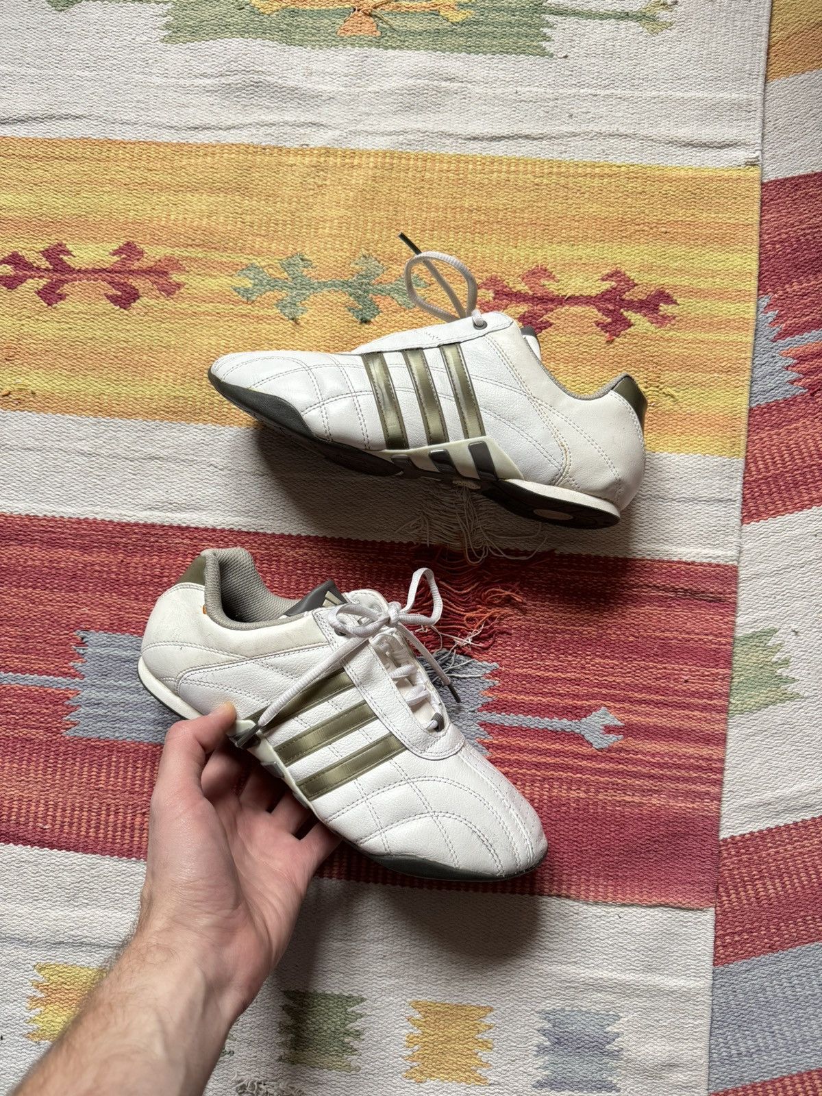 Vintage Vintage 2011 Adidas y2k White Leather Low Japanese Sneakers Size US 7 / EU 40 - 1 Thumbnail