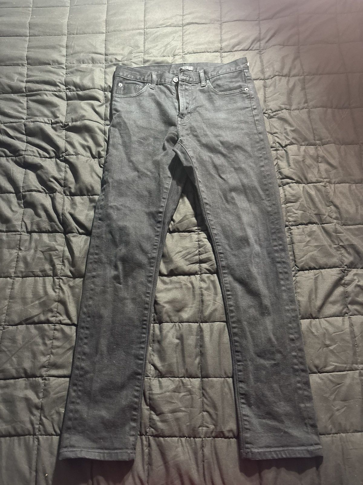 Uniqlo UNIQLO Black Skinny Jeans Size US 30 / EU 46 - 1 Thumbnail