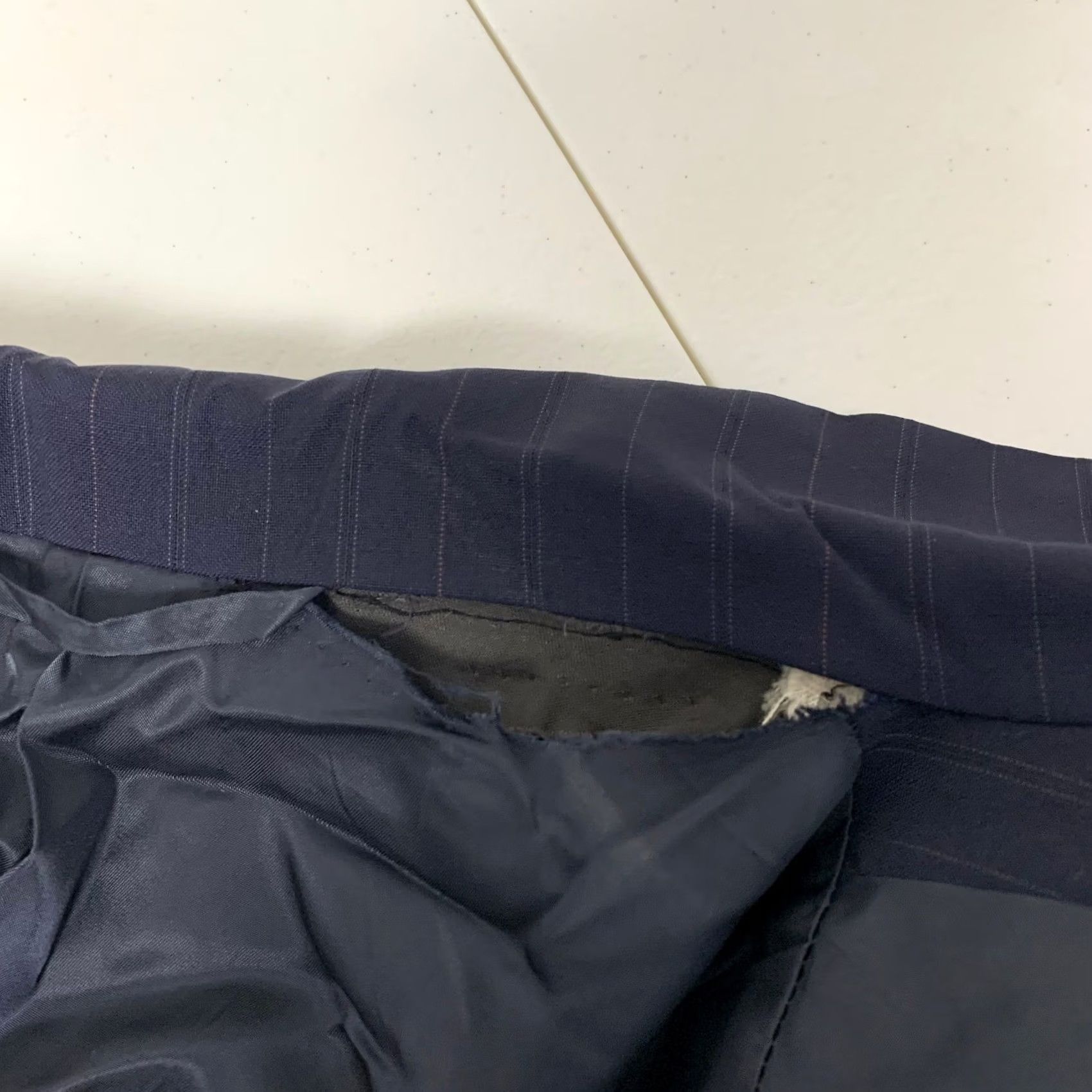 Vintage VINTAGE Hickey Freeman Suit Mens 48R 40x28 Navy Blue Pinstripe 2-Button Pleated Cuffed Size 48R - 4 Thumbnail