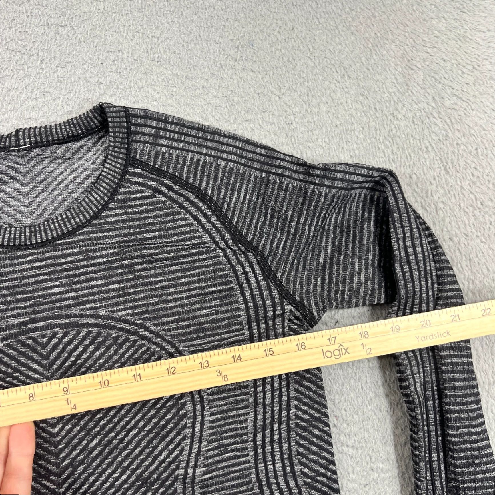 Lululemon Lululemon Womens Top Rest Less Black Pullover Crew Neck Athletic 6 - Activewear Shirt Style Size M / US 6-8 / IT 42-44 - 3 Thumbnail