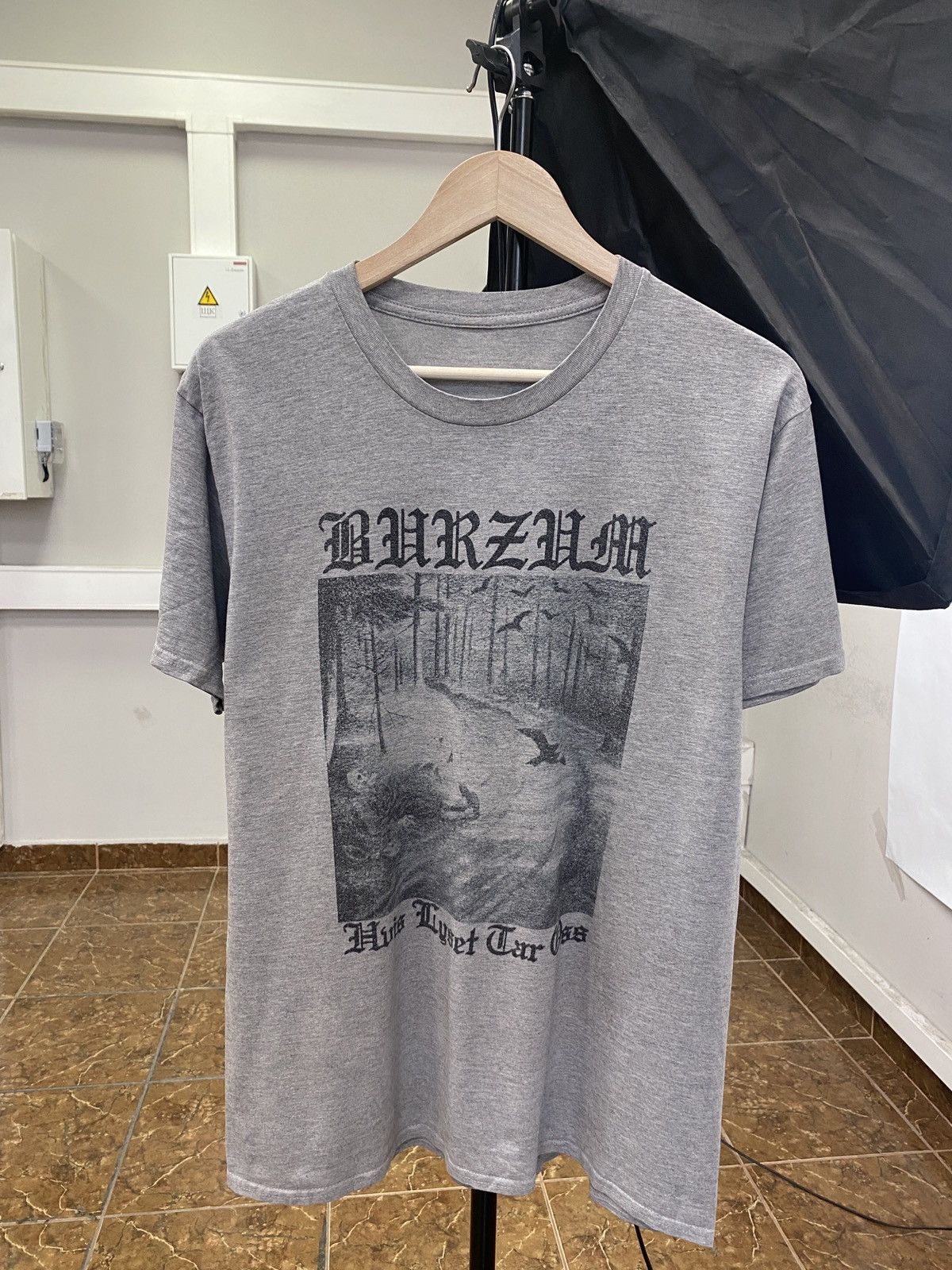 Band Tees Vintage Burzum Ragnarok Hvis Lyset Tar Oss T-Shirts Retro Size US M / EU 48-50 / 2 - 1 Thumbnail