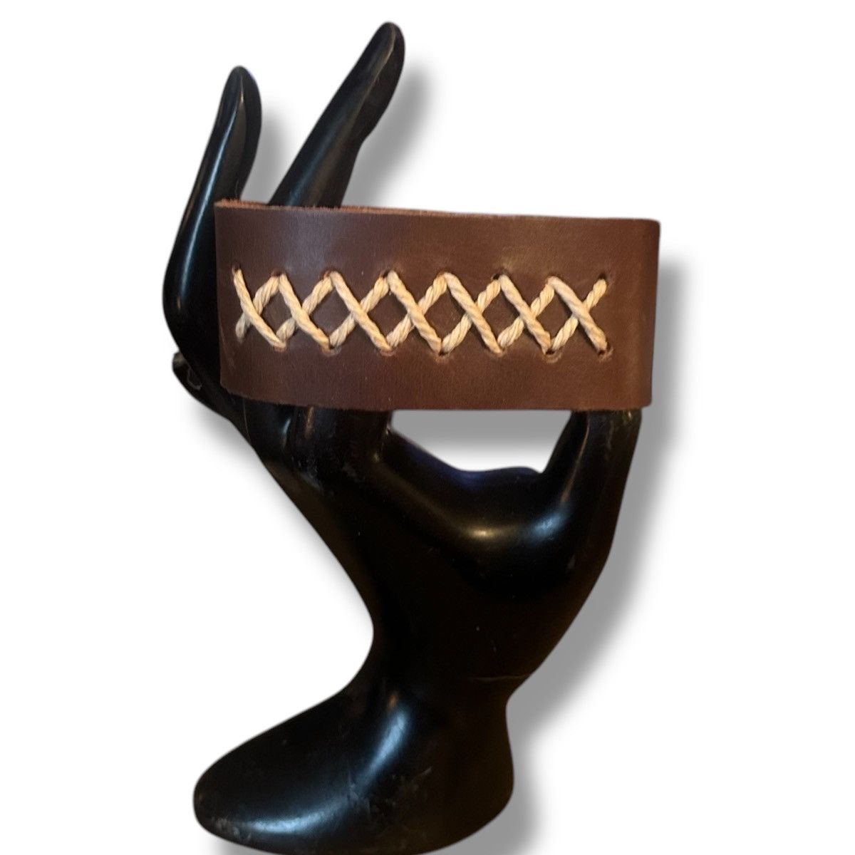 Vintage Vintage leather criss cross stitch wide leather bracelet Size ONE SIZE - 2 Thumbnail