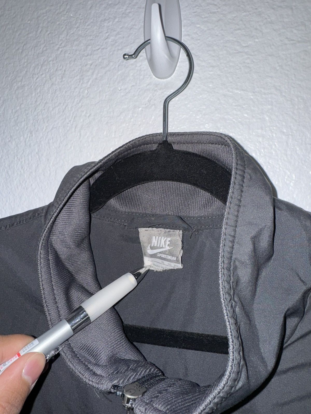 Nike Vintage Nike Sportswear Zipup Jacket Size US XL / EU 56 / 4 - 4 Thumbnail