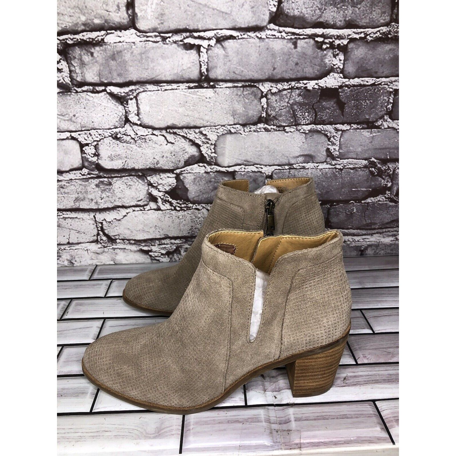 Lucky Brand Lucky Brand Ponic Taupe Tan Suede Cutout Block Heel Booties Size US 7.5 / IT 37.5 - 17 Thumbnail
