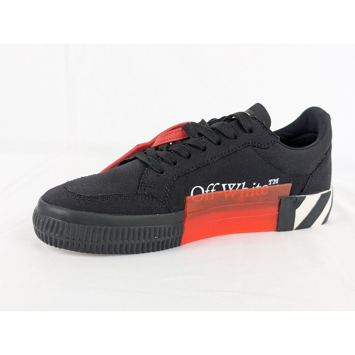 Off-White o1rshd1 Low Vulcanized Canvas Sneakers in White / Black Size US 5.5 / EU 38 - 6 Thumbnail
