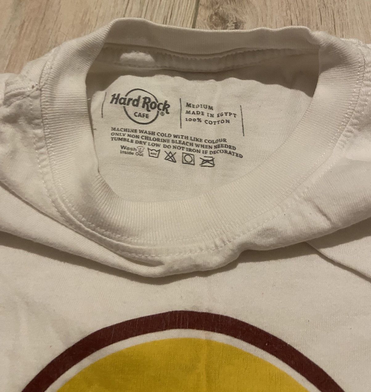 Band Tees Hard Rock Cafe Budapest band logo tee Size US M / EU 48-50 / 2 - 4 Thumbnail