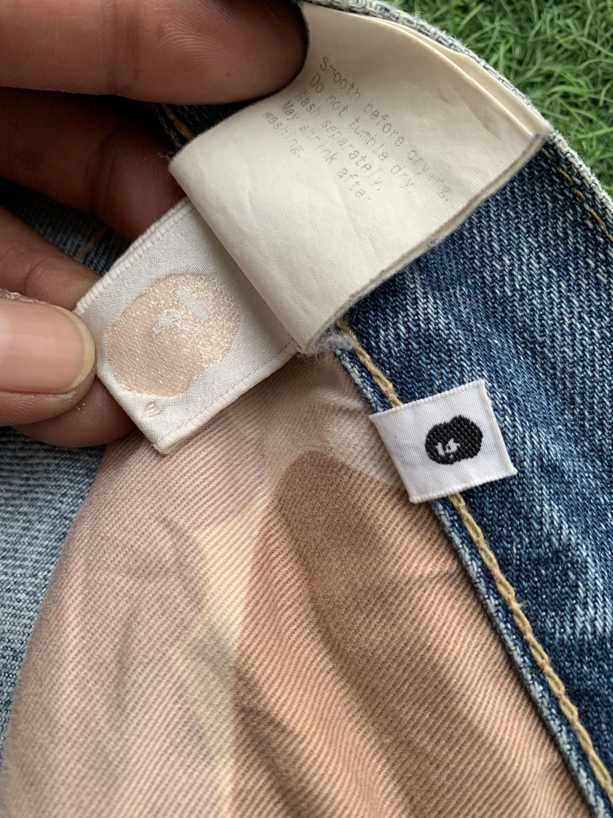 Bape Vintage Bathing Ape Embroidery Back Pocket Jeans Size US 33 - 15 Thumbnail