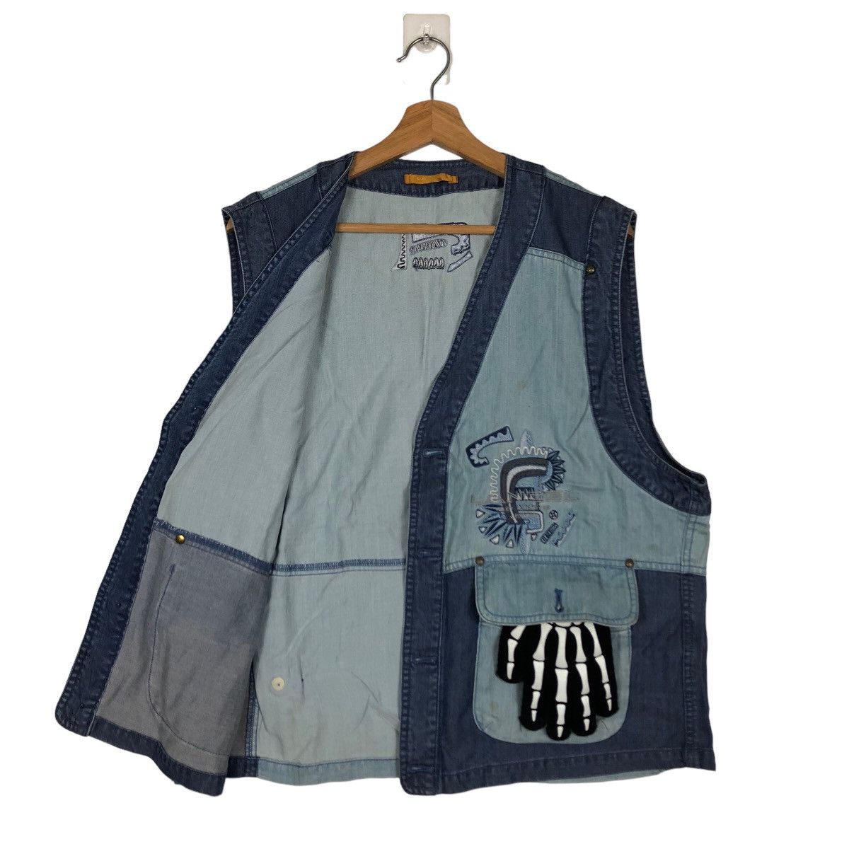 Japanese Brand 🔥Vintage Vest Lancel Spell Out Cartoon Network Size US M / EU 48-50 / 2 - 9 Thumbnail