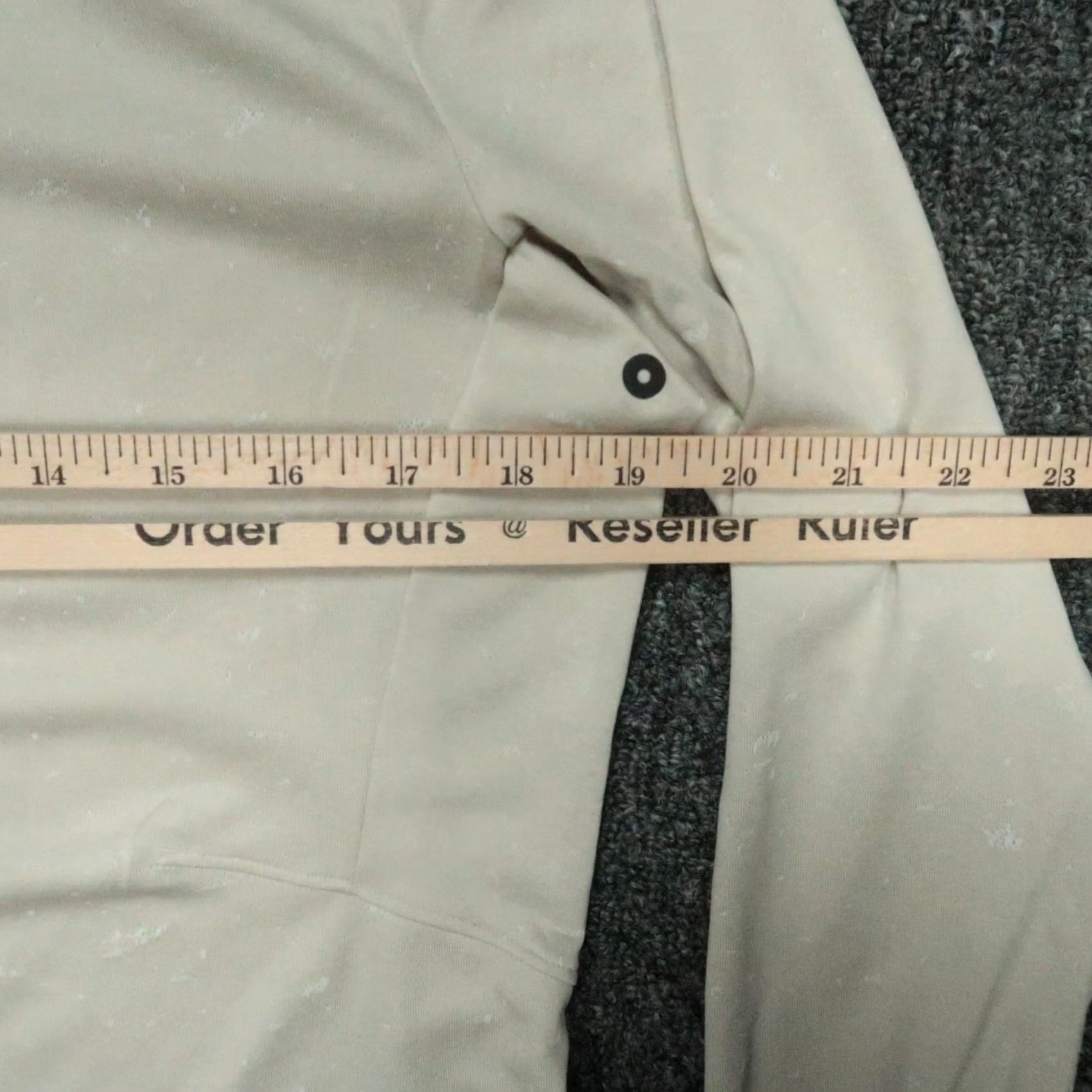 Lululemon VINTAGE? (no) Size US M / EU 48-50 / 2 - 5 Thumbnail
