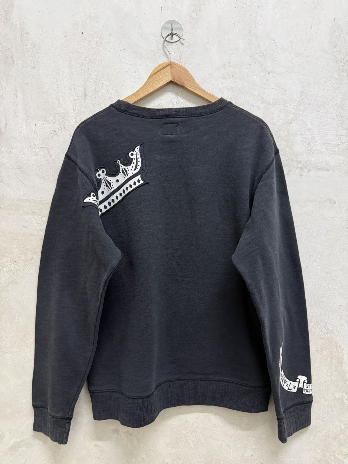 Stussy 2000s Stussy Bone And Skulls Gothic Crewneck Size US L / EU 52-54 / 3 - 4 Thumbnail