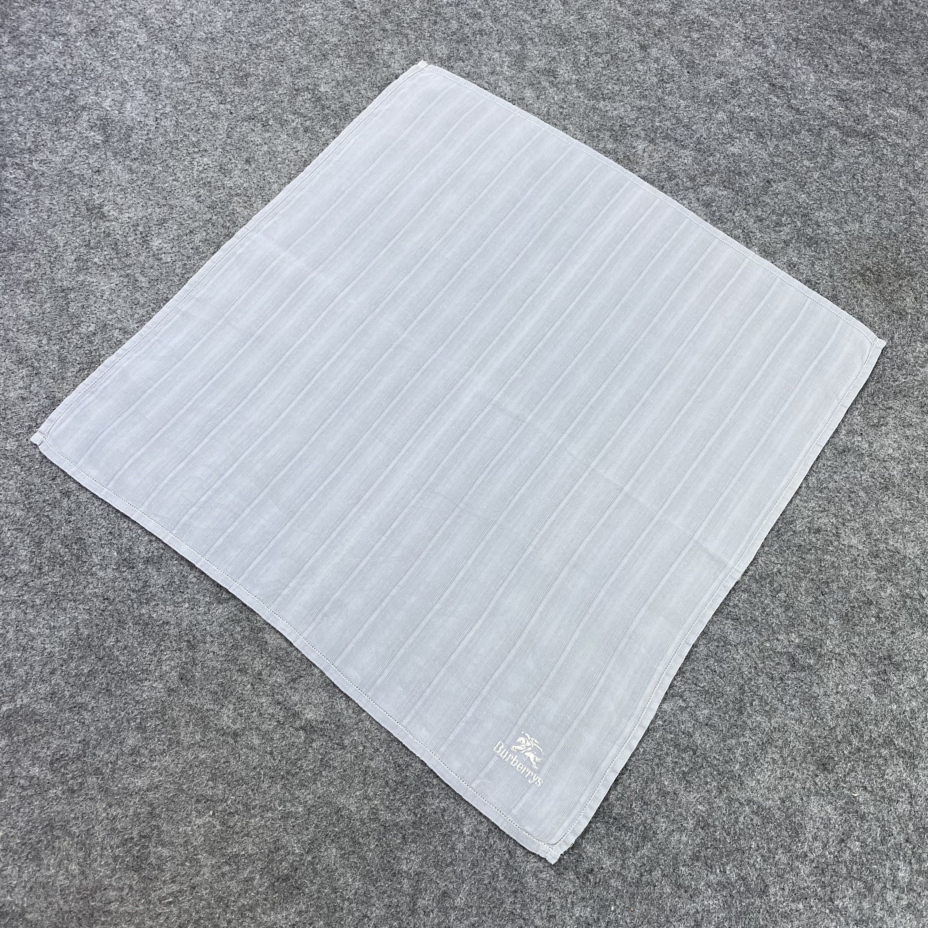 Burberry × Vintage Burberry Handkerchief / Bandana / Neckerchief-B1498 Size ONE SIZE - 4 Thumbnail