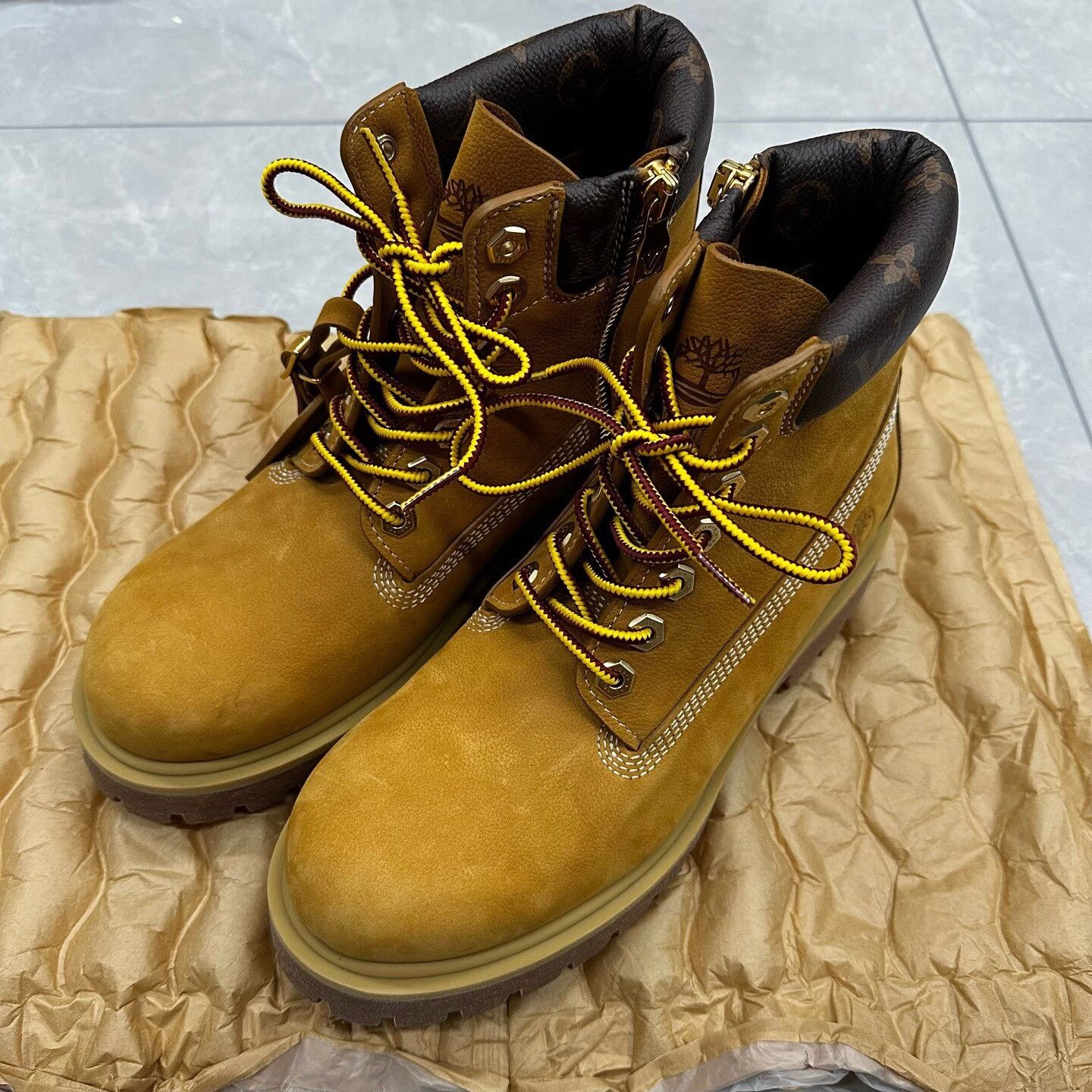 Louis Vuitton Louis Vuitton Yellow Designer Casual Size US S / EU 44-46 / 1 - 1 Thumbnail