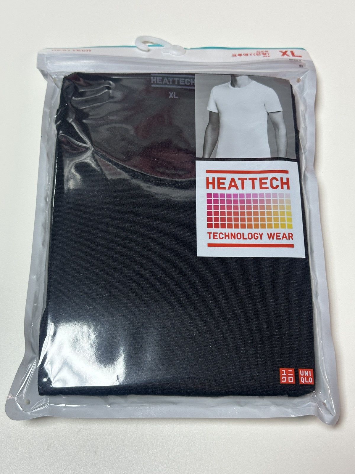 Uniqlo UNIQLO HEATTECH Crew Neck Black T-Shirt Base layer Sz Men XL Size US XL / EU 56 / 4 - 1 Thumbnail