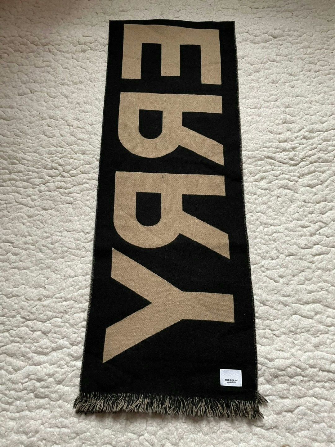 Burberry Burberry Scarf Shawl Size ONE SIZE - 1 Thumbnail