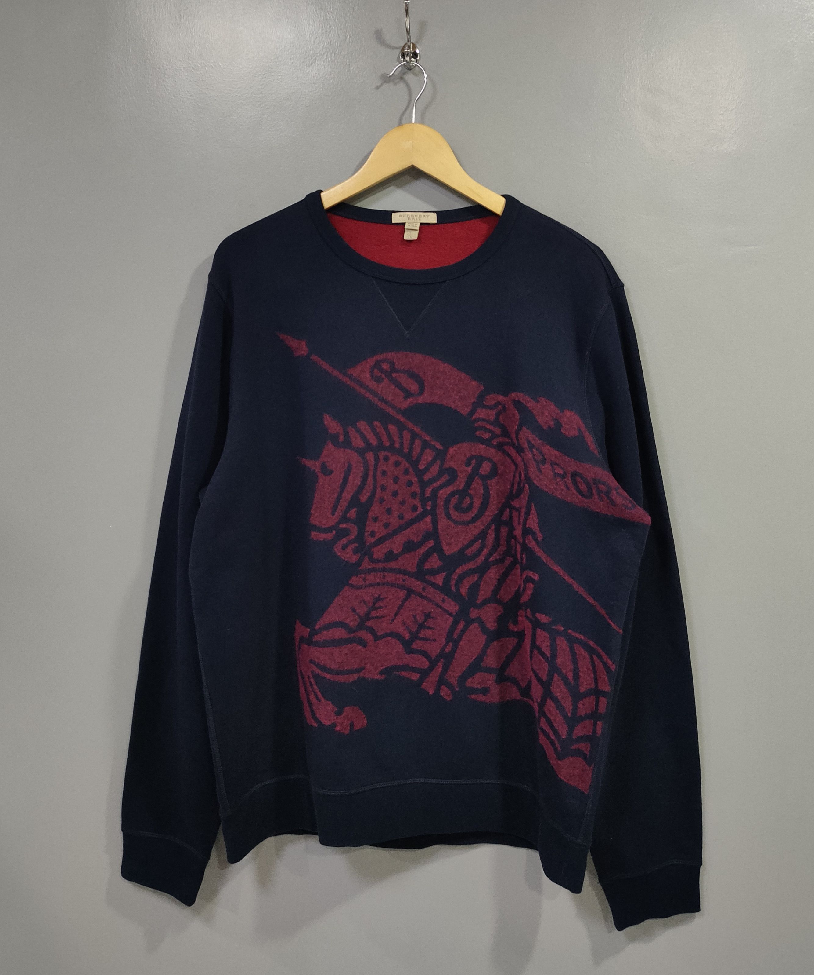 Burberry big logo sales sweatshirt