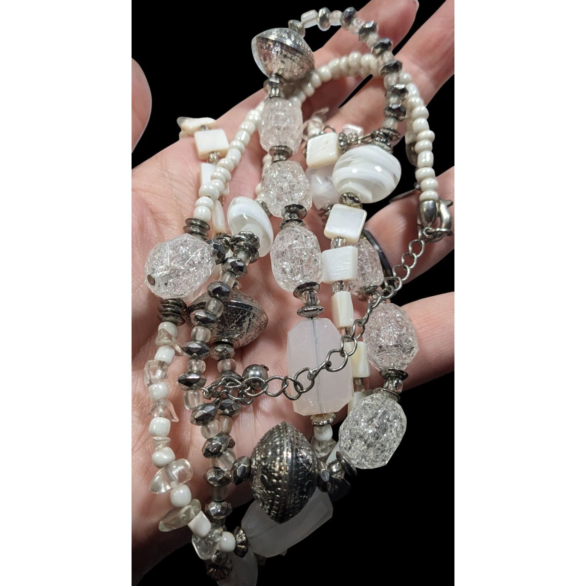 Chicos Chico's Snowy White And Silver Tone Glass And Acrylic Beaded Size ONE SIZE - 3 Thumbnail