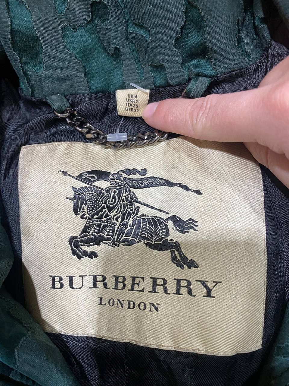 Burberry Vintage Luxury Down Jacket Burberry Logo Y2K Streetwear Size XS / US 0-2 / IT 36-38 - 2 Thumbnail