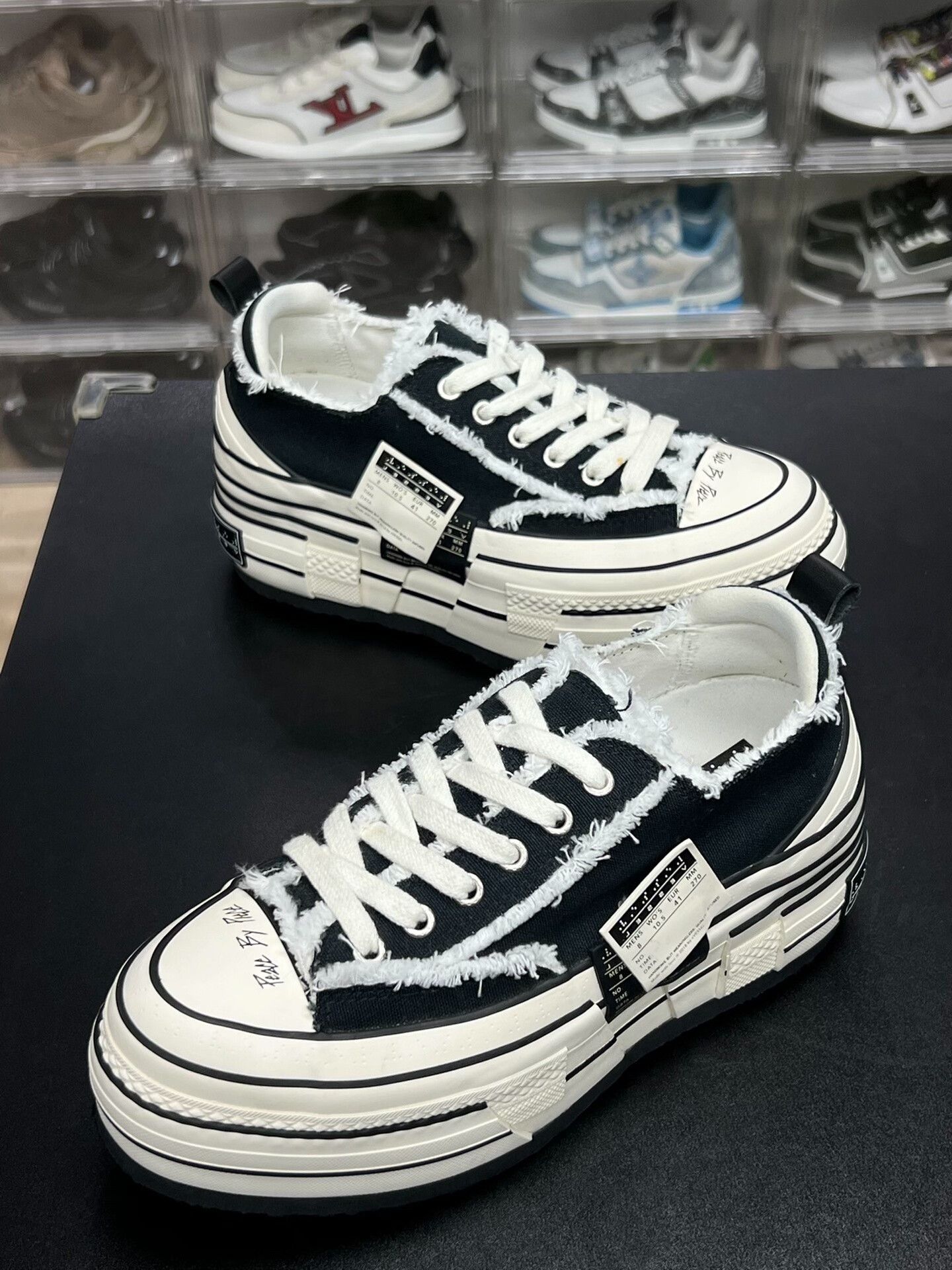 Yohji Yamamoto Yohji Yamamoto Black Lowtop Sneakers 8 Men Size US 8 / EU 41 - 1 Thumbnail