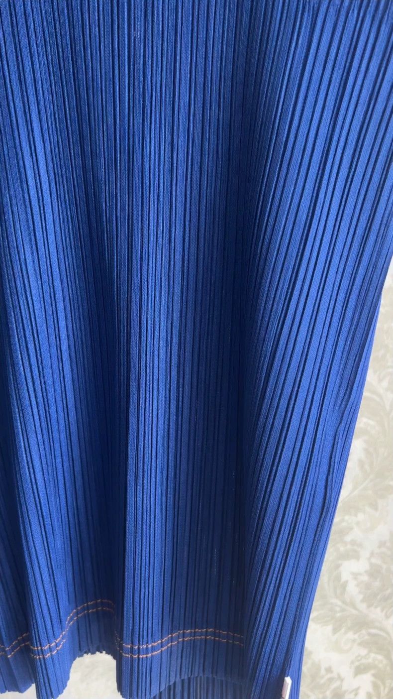 Issey Miyake Issey Miyake size:3 Blue pleated top with short sleeves Size XS / US 0-2 / IT 36-38 - 1 Thumbnail