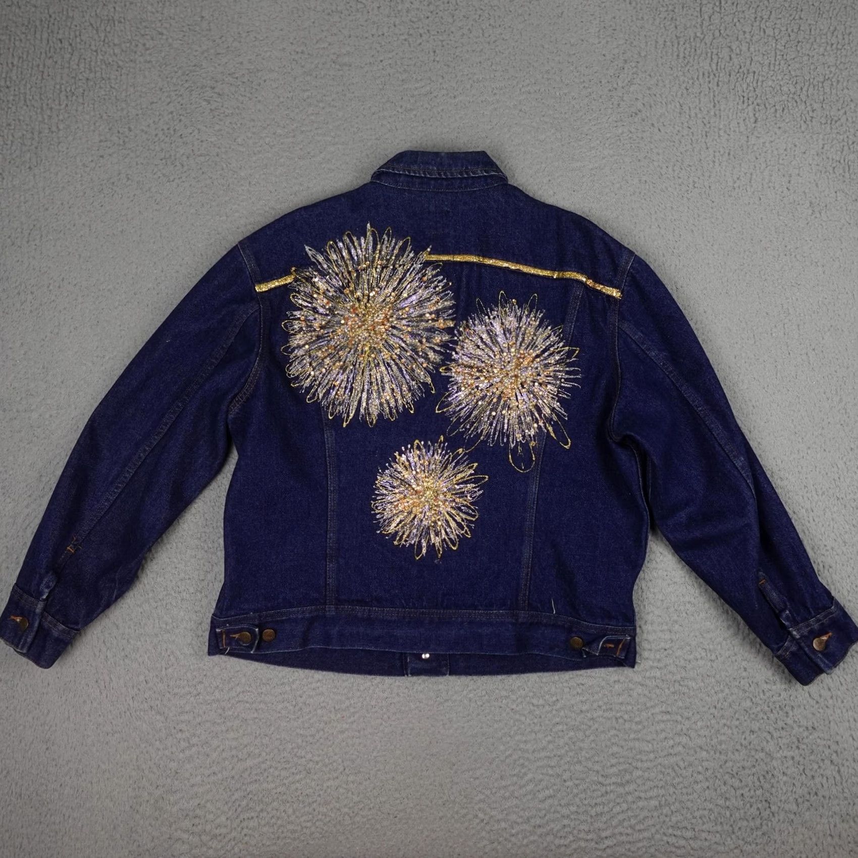 Lee VINTAGE Lee Jacket Mens 44 Blue Denim Beaded Fireworks Embellished 90s Jacket Mens Blue Denim Beaded Fireworks Embellished 90s Size US 44 / EU 60 - 2 Thumbnail