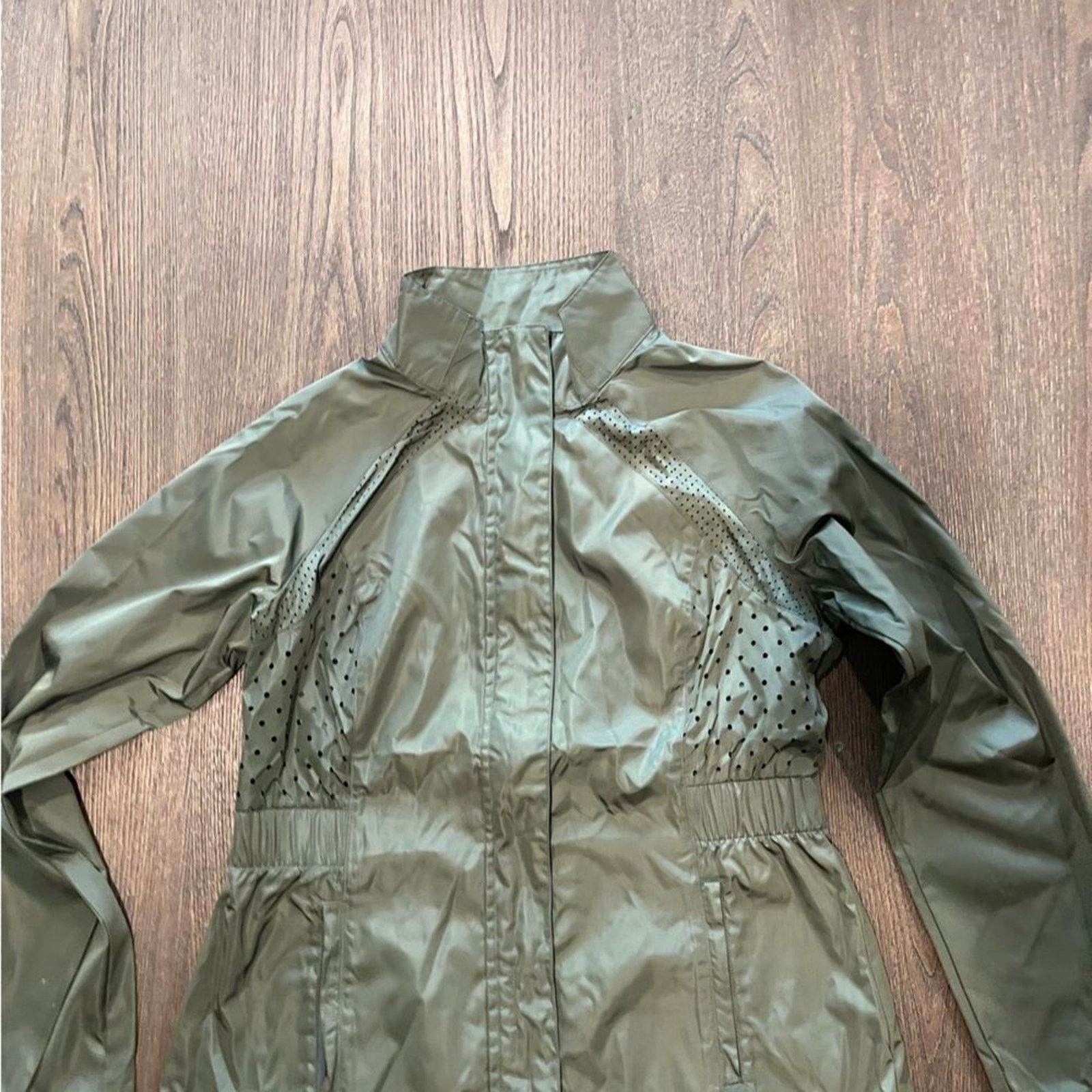 Fila NWOT Fila Womens Army Green Rain Jacket - Size S Size S / US 4 / IT 40 - 6 Thumbnail