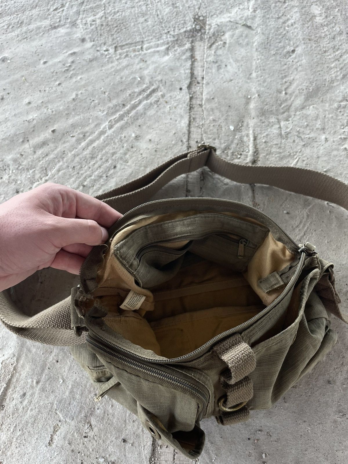 Japanese Brand × Vintage Vintage Y2K Japanese Multi Pocket Crossbody Military Bag Size ONE SIZE - 6 Thumbnail