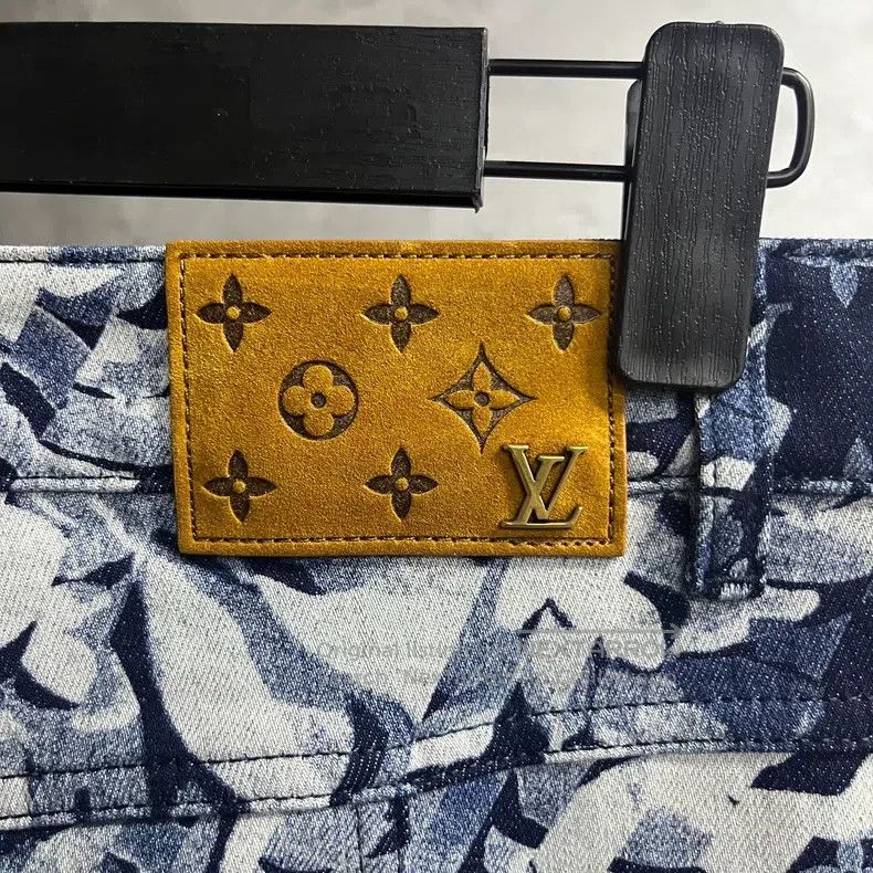 Louis Vuitton Louis Vuitton Multi-color graphic full-print multi-pocket Size US 34 / EU 50 - 5 Thumbnail