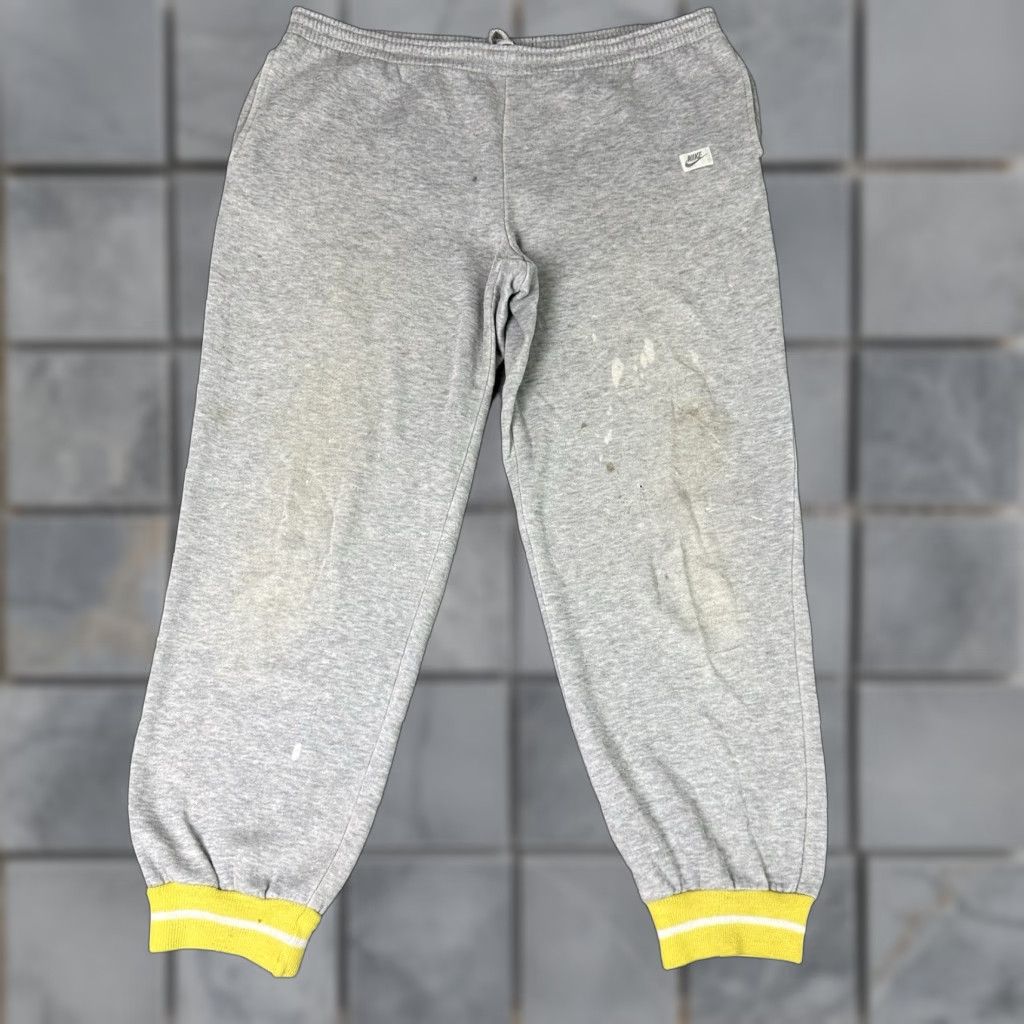 Nike VINTAGE Nike Sweatpants Mens XL Gray SWOOSH Logo Joggers Athletic Sports Pants Size US 36 / EU 52 - 1 Thumbnail