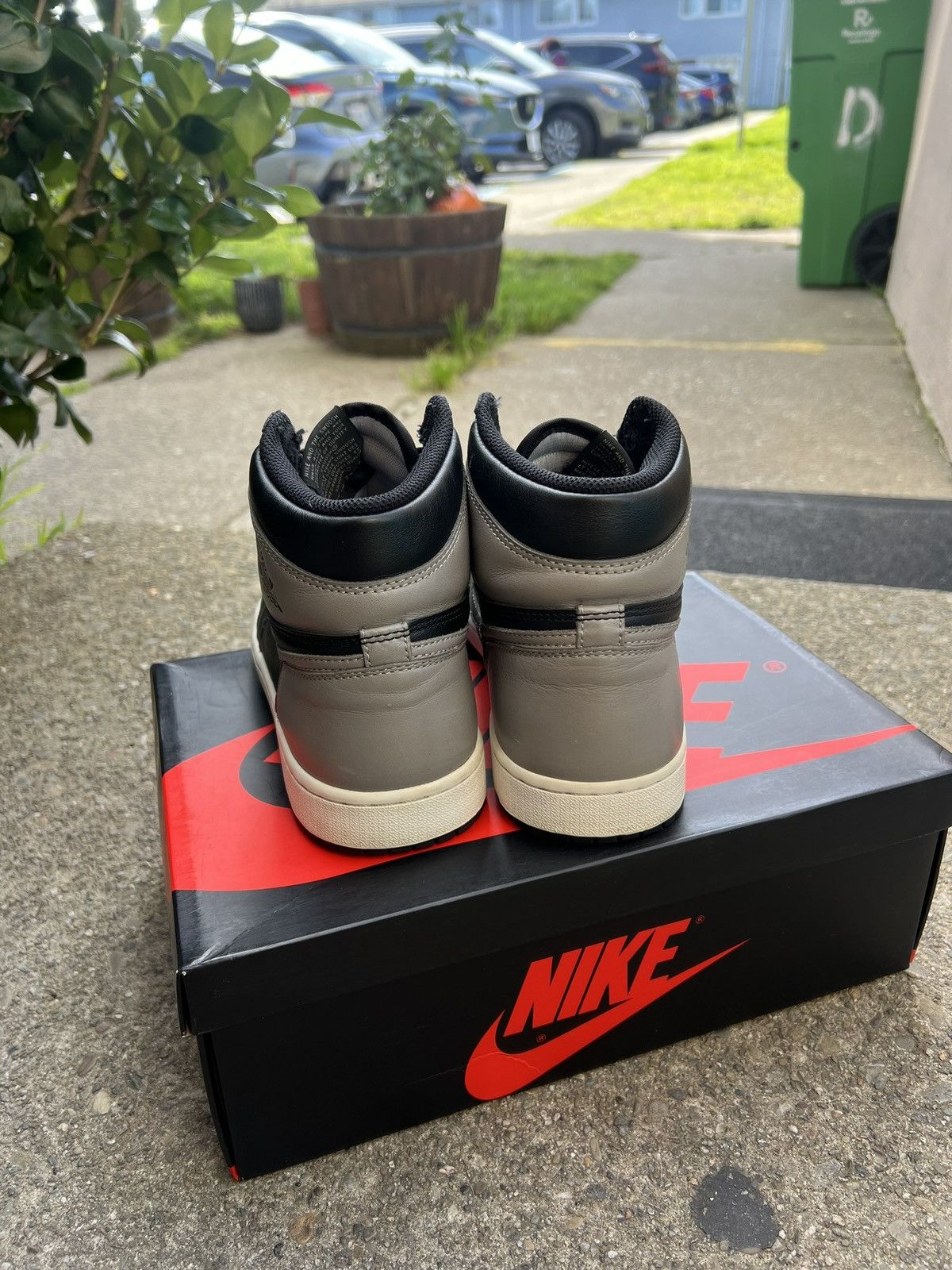 Jordan Brand × Nike Jordan Retro 1’s Shadow Size US 8.5 / EU 41-42 - 3 Thumbnail