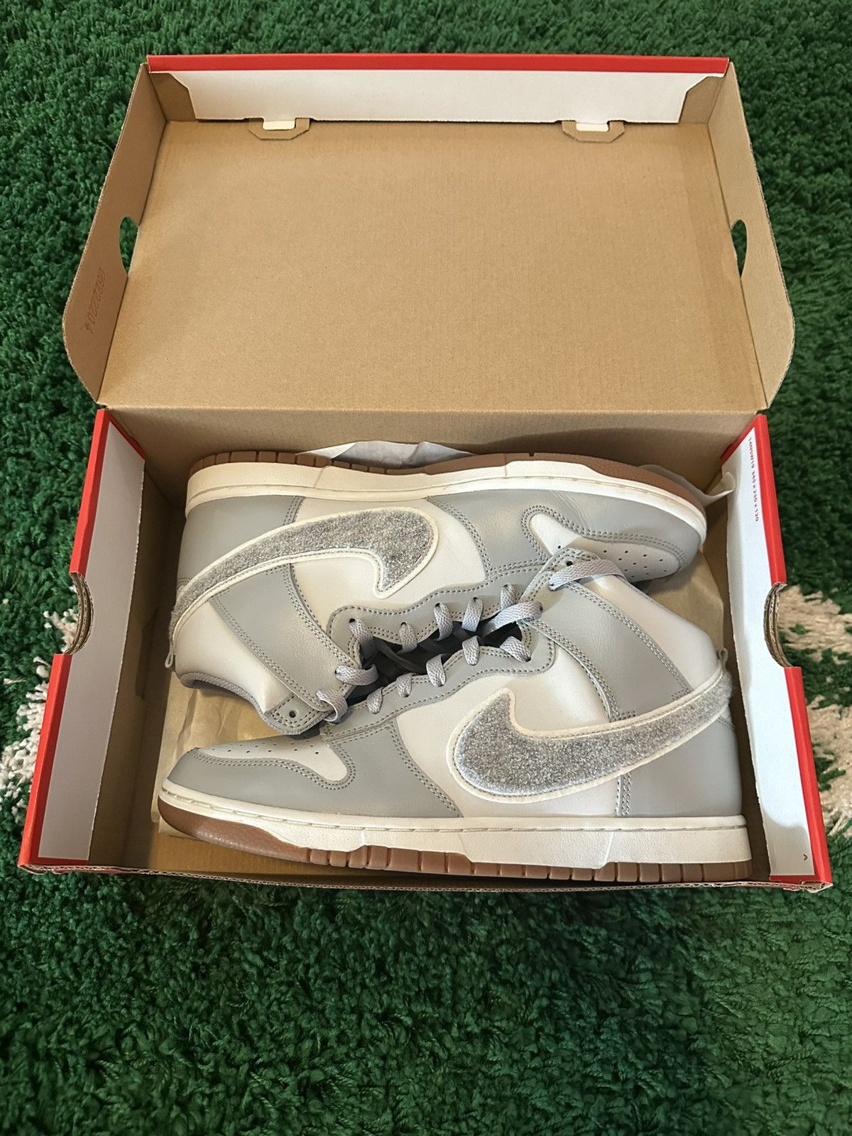 Nike Dunk Hi University Chenille Gray 11 Size US 11 / EU 44 - 1 Thumbnail