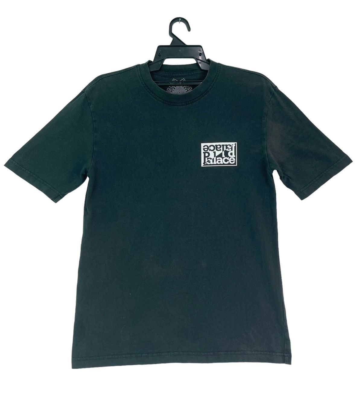 Palace Rare Palace Skateboard split logo design shirt Size US S / EU 44-46 / 1 - 3 Thumbnail
