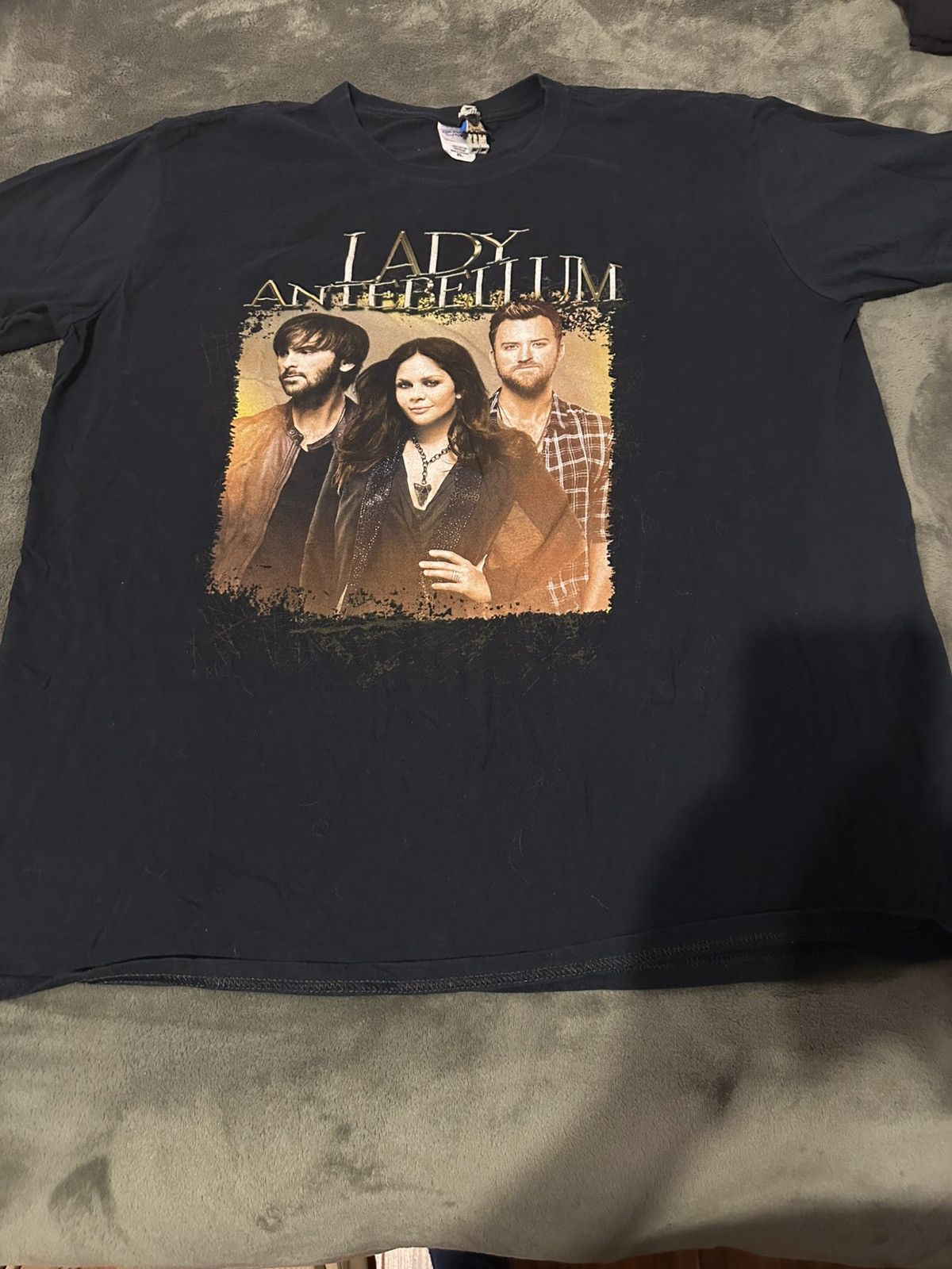 Band Tees Lady Antebellum Size US XL / EU 56 / 4 - 2 Thumbnail