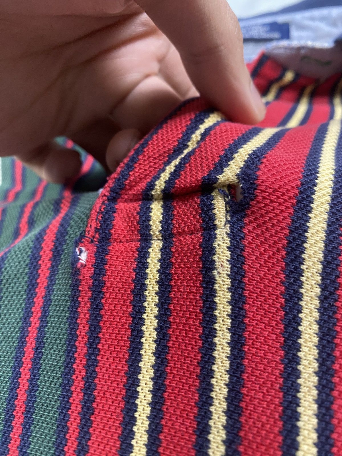 Tommy Hilfiger Vintage 00s Tommy Hilfiger Lion Crest Stripes Polos Size US L / EU 52-54 / 3 - 4 Thumbnail